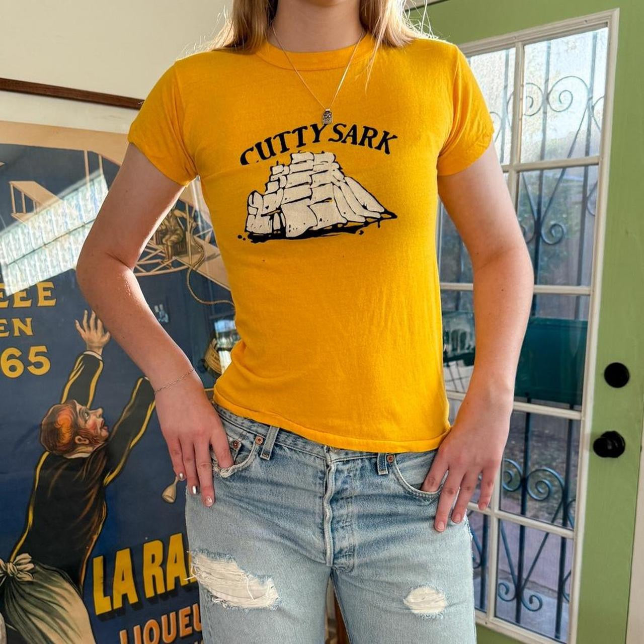 Vintage 1970s Yellow Cutty Sark Graphic T shirt