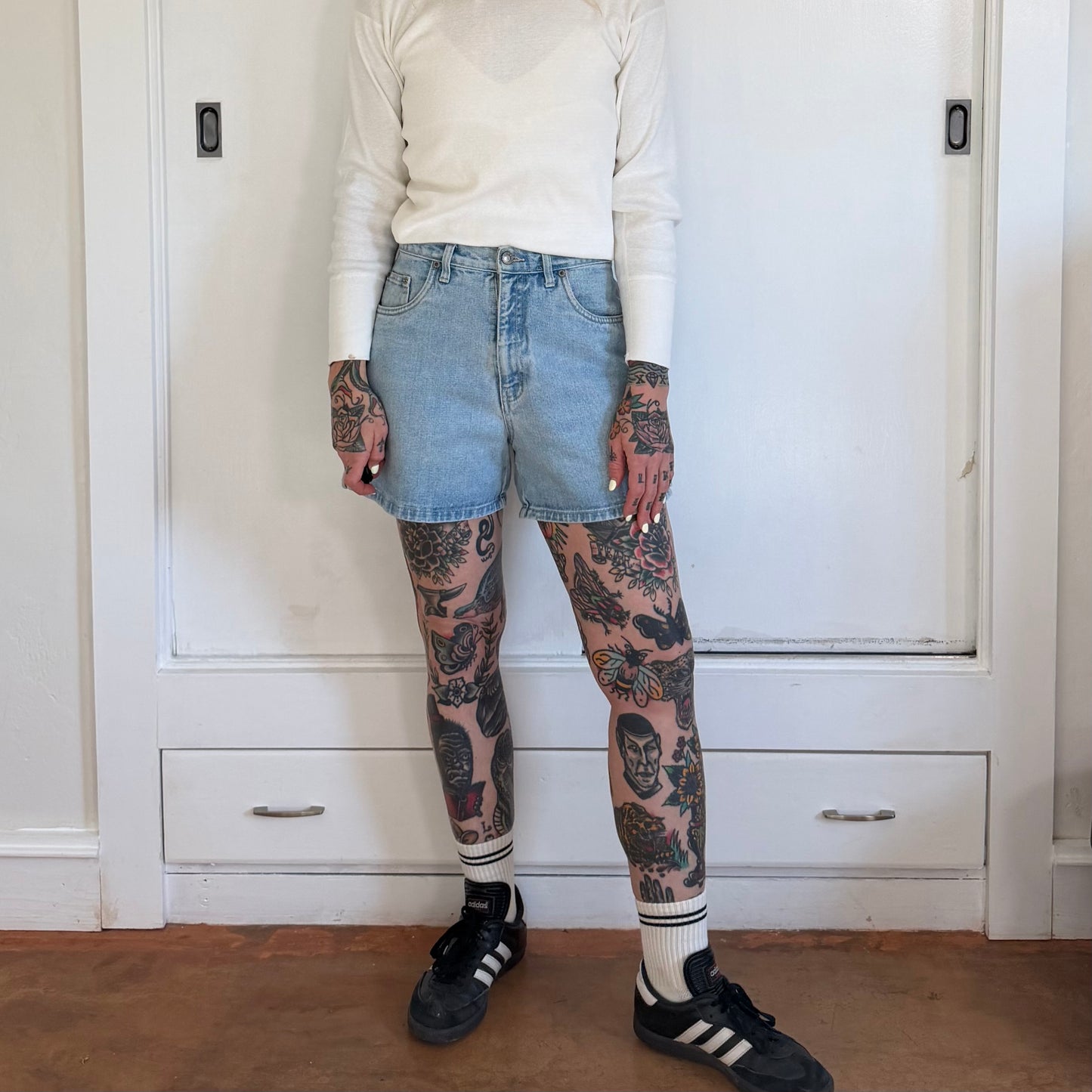 Vintage 1990s Halston Jeanswear High Waisted Light Wash Denim Shorts