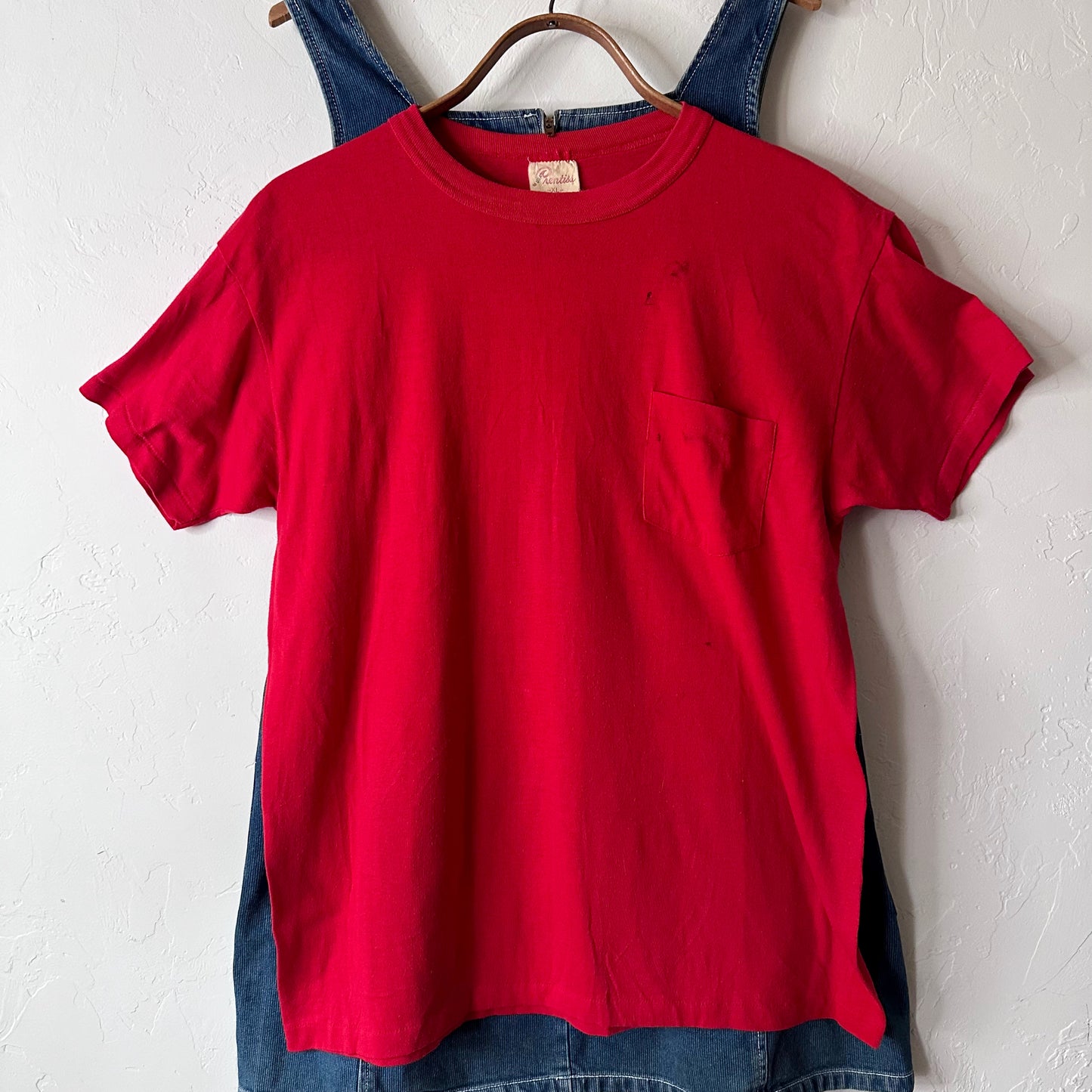 70s Red distressed pocket tee