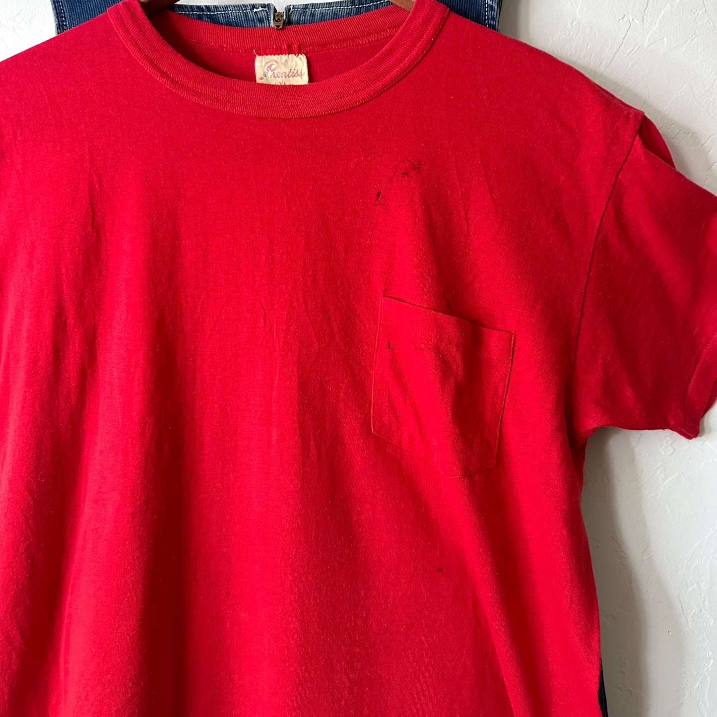 70s Red distressed pocket tee