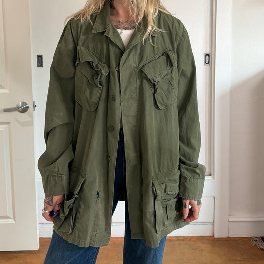 Vintage 1960s OG 107 poplin US military green Slant pocket jacket