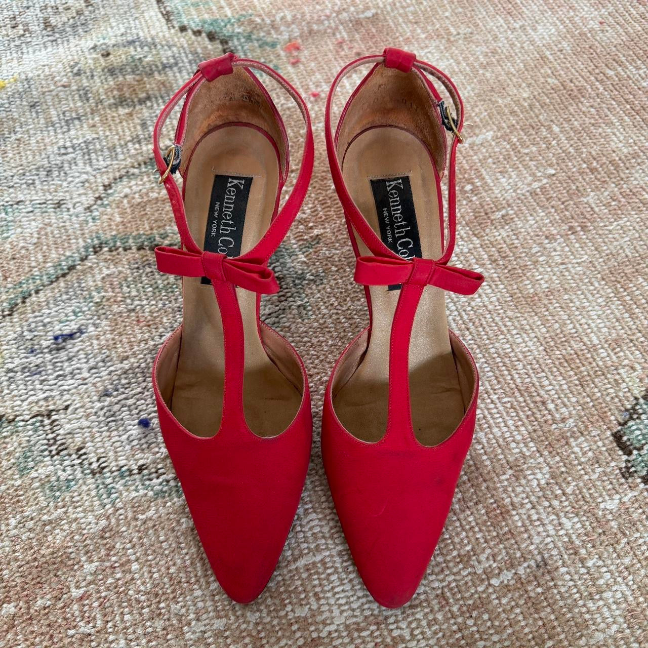 Vintage Kenneth Cole New York Red Satin T-Strap Bow Heels Made in Italy Size 7
