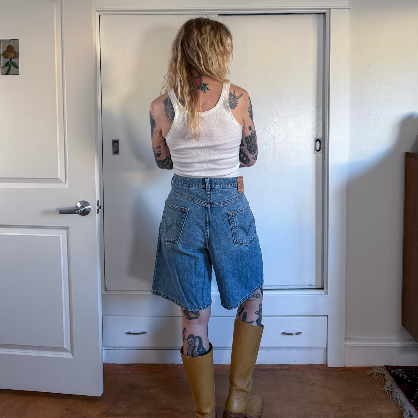 Vintage Y2K Levi’s 550 denim shorts