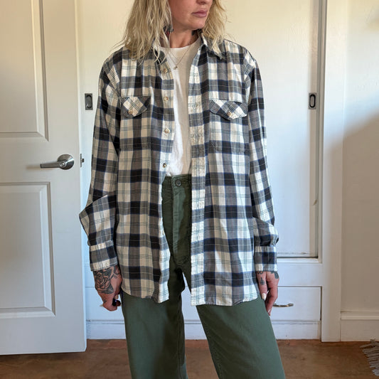 Vintage 1990s LL Bean Blue Mac flannel white black plaid flannel long sleeve shirt