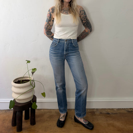 Vintage Jordache High Waisted Straight Leg Jeans Medium Wash Blue Denim 27 Waist